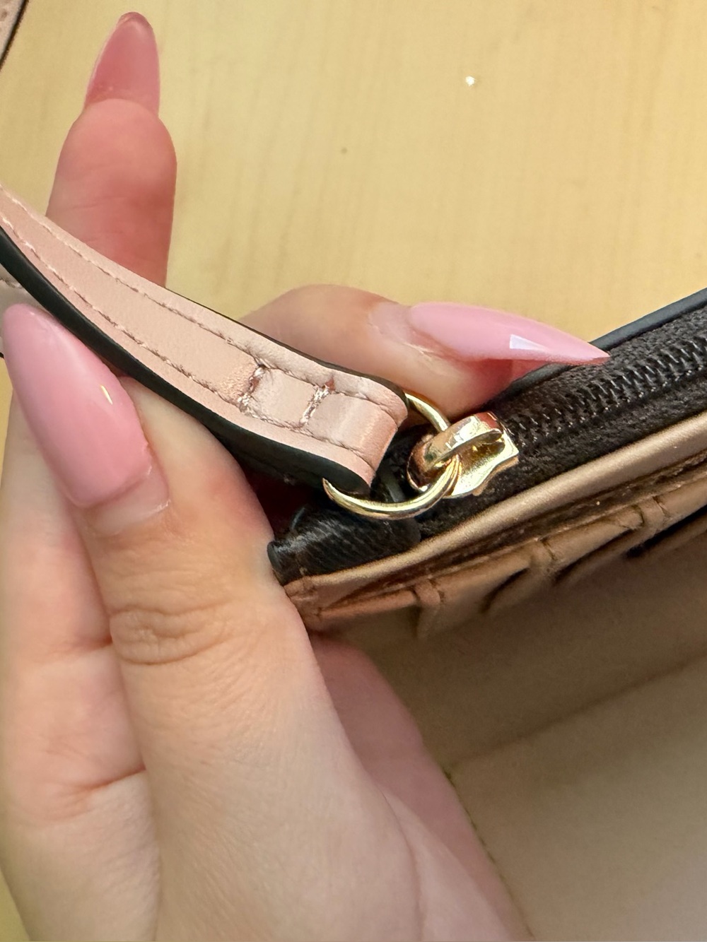 Guess Signature Brown and Pink Wallet Like New - Picture 12 of 13
